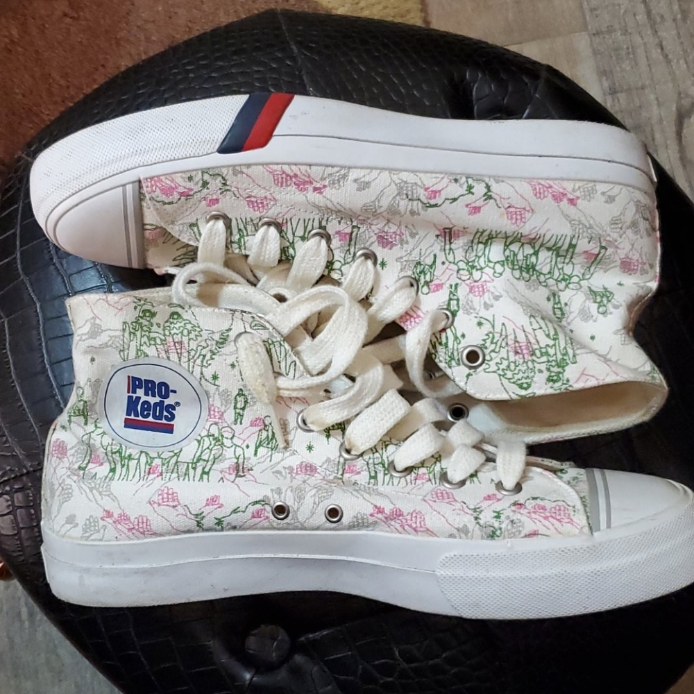 Sneakers